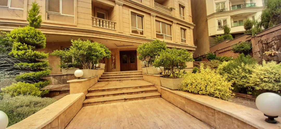 230 متر آپارتمان